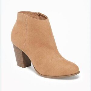 Old Navy Tan Faux Suede Ankle Block Heel Round Toe Booties Women’s Size 8